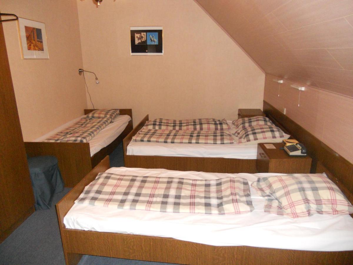 Hotel Ten Putte Gistel Extérieur photo