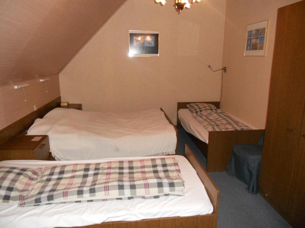 Hotel Ten Putte Gistel Chambre photo